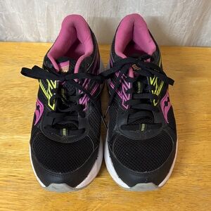Saucony Women's Black and Pink Tennis Shoes Size 8.5